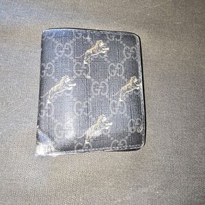 Gucci GG Supreme Tiger Wallet